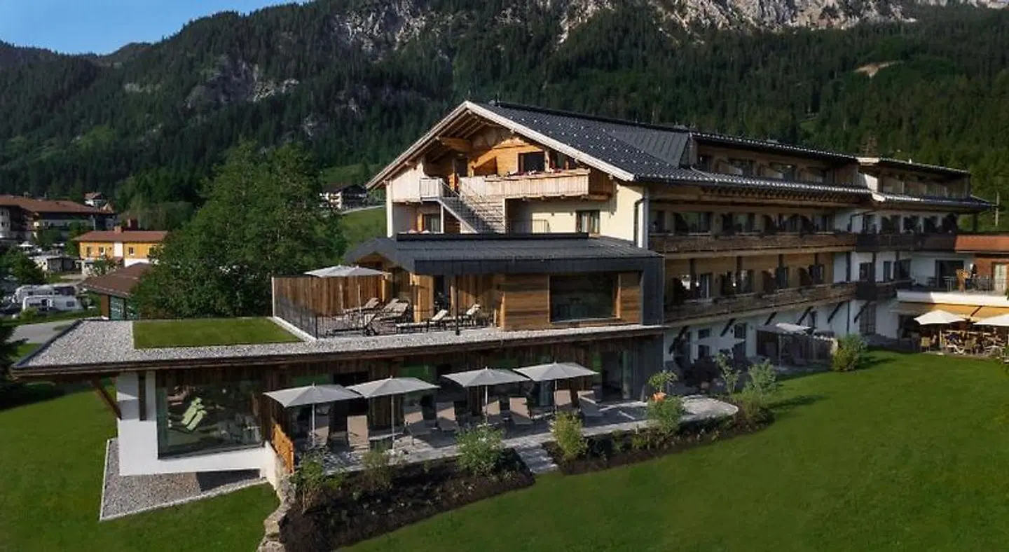 Almhotel Told EXTERIOR
