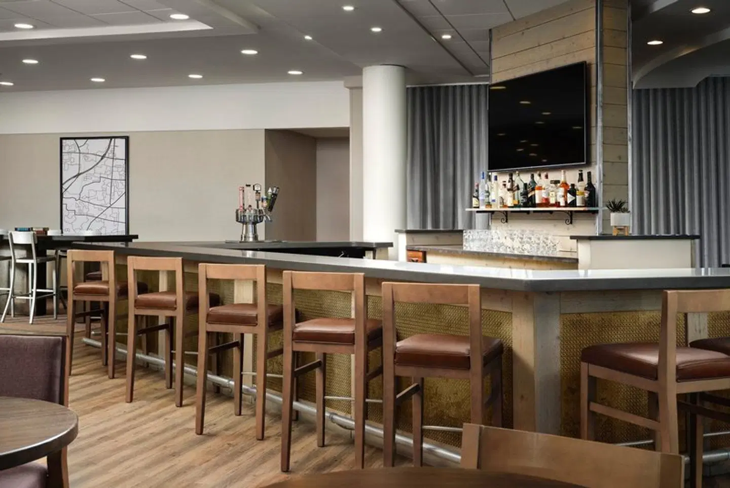 Holiday Inn Cincinnati - Liberty Way Bar