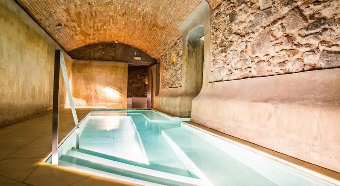 Balneari Termes Victòria Hallenbad