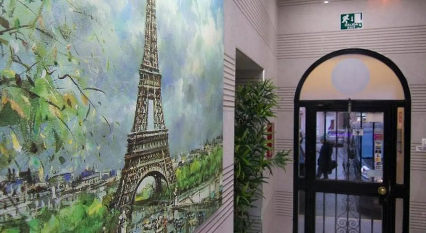 Hostal Paris HEALTH_BEAUTY
