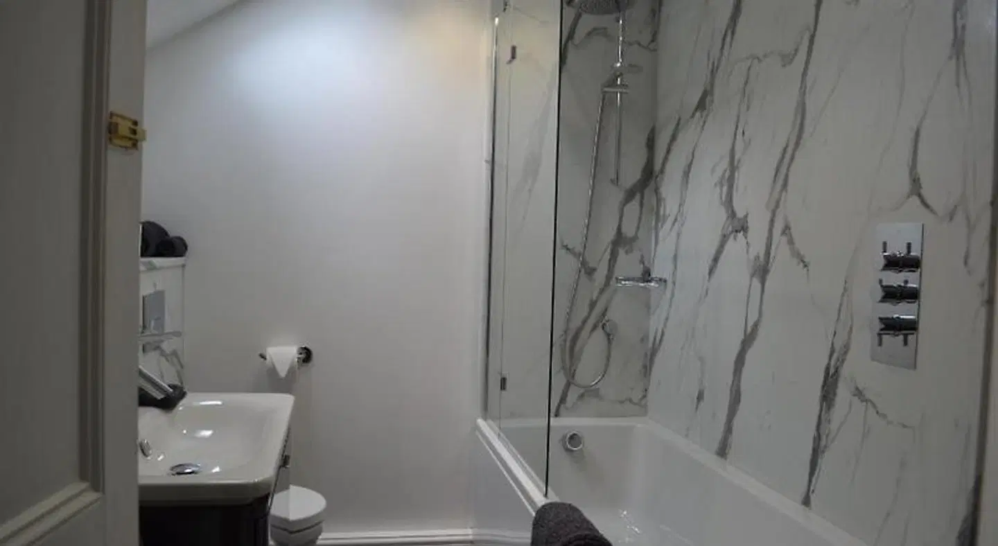 Coed-y-Fron Badezimmer