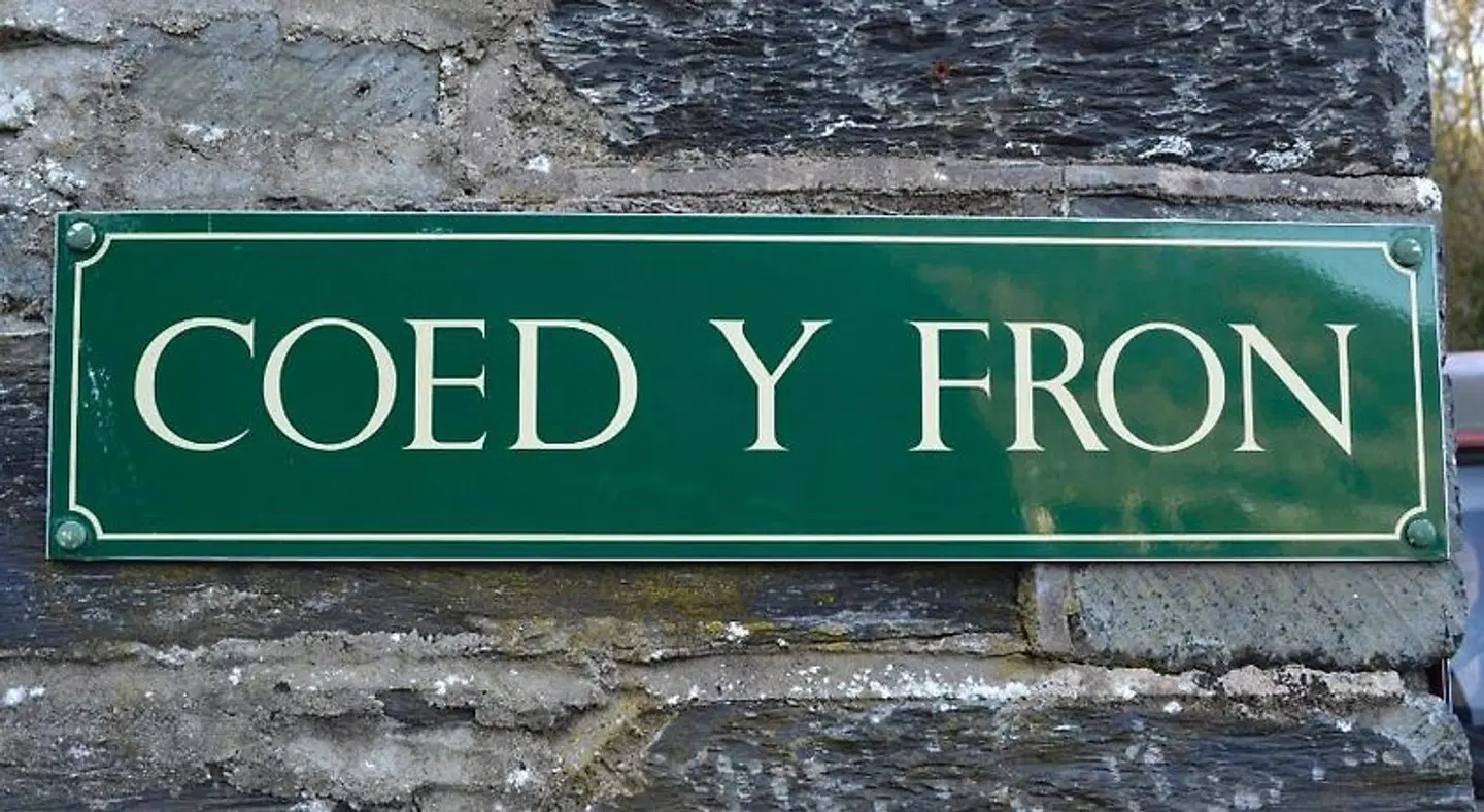 Coed-y-Fron EXTERIOR