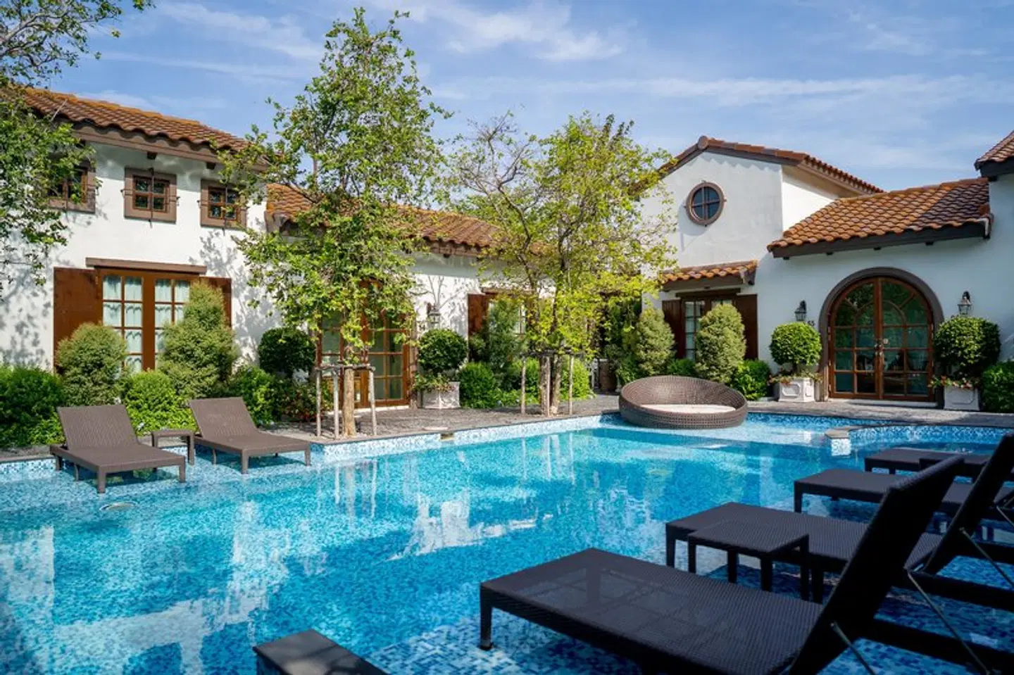Villa Seville OUTDOOR_POOL