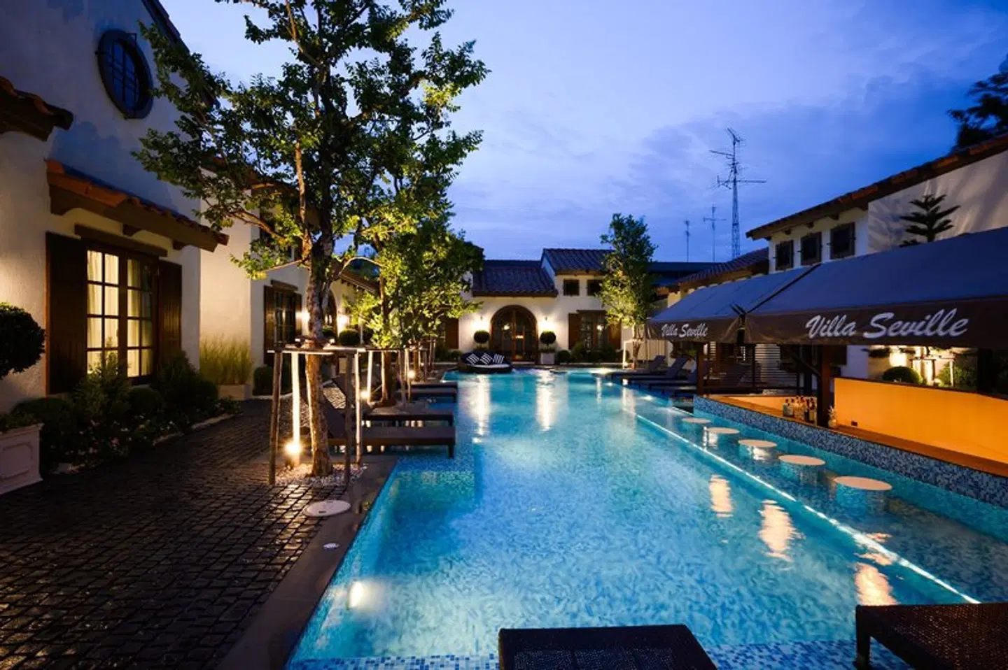 Villa Seville OUTDOOR_POOL