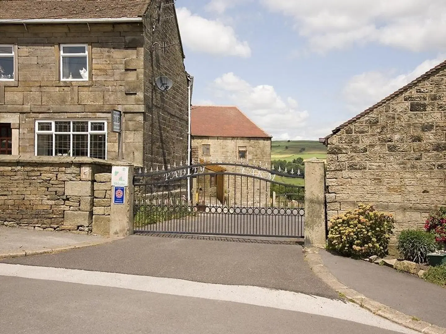 Padley Farm B&B EXTERIOR