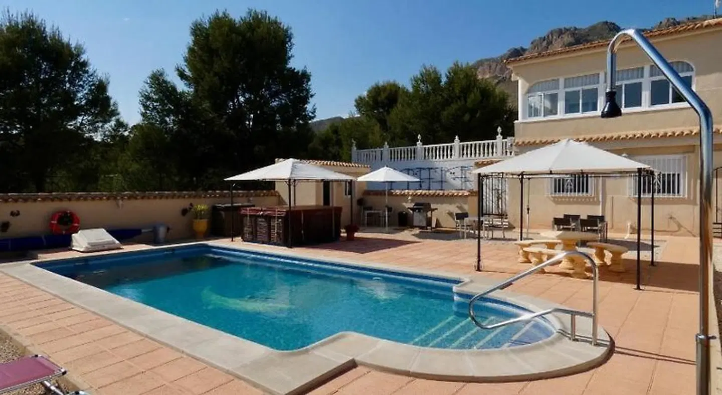B&B Los Zuecos OUTDOOR_POOL