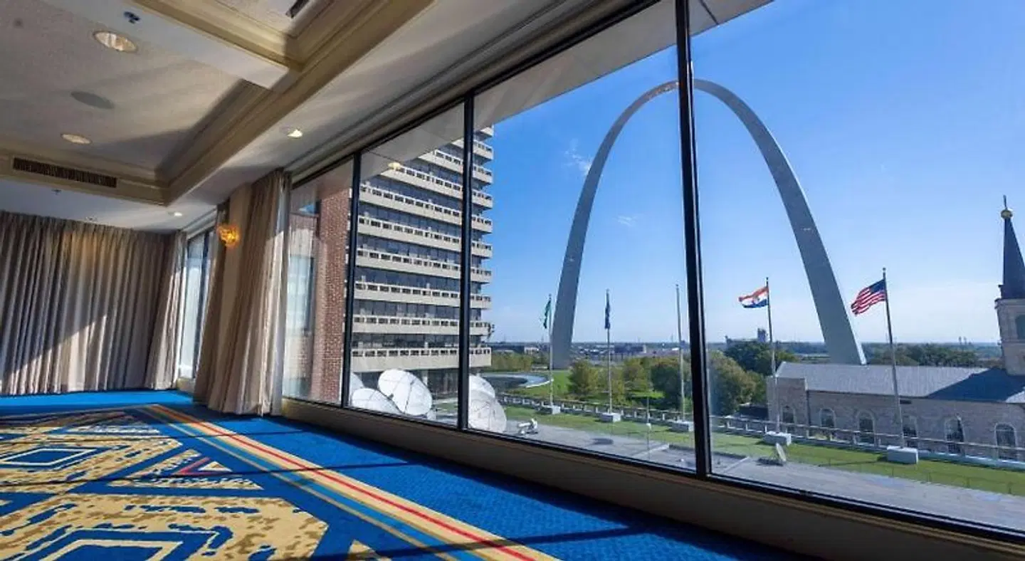 Drury Plaza St. Louis at the Arch OUTDOOR_POOL