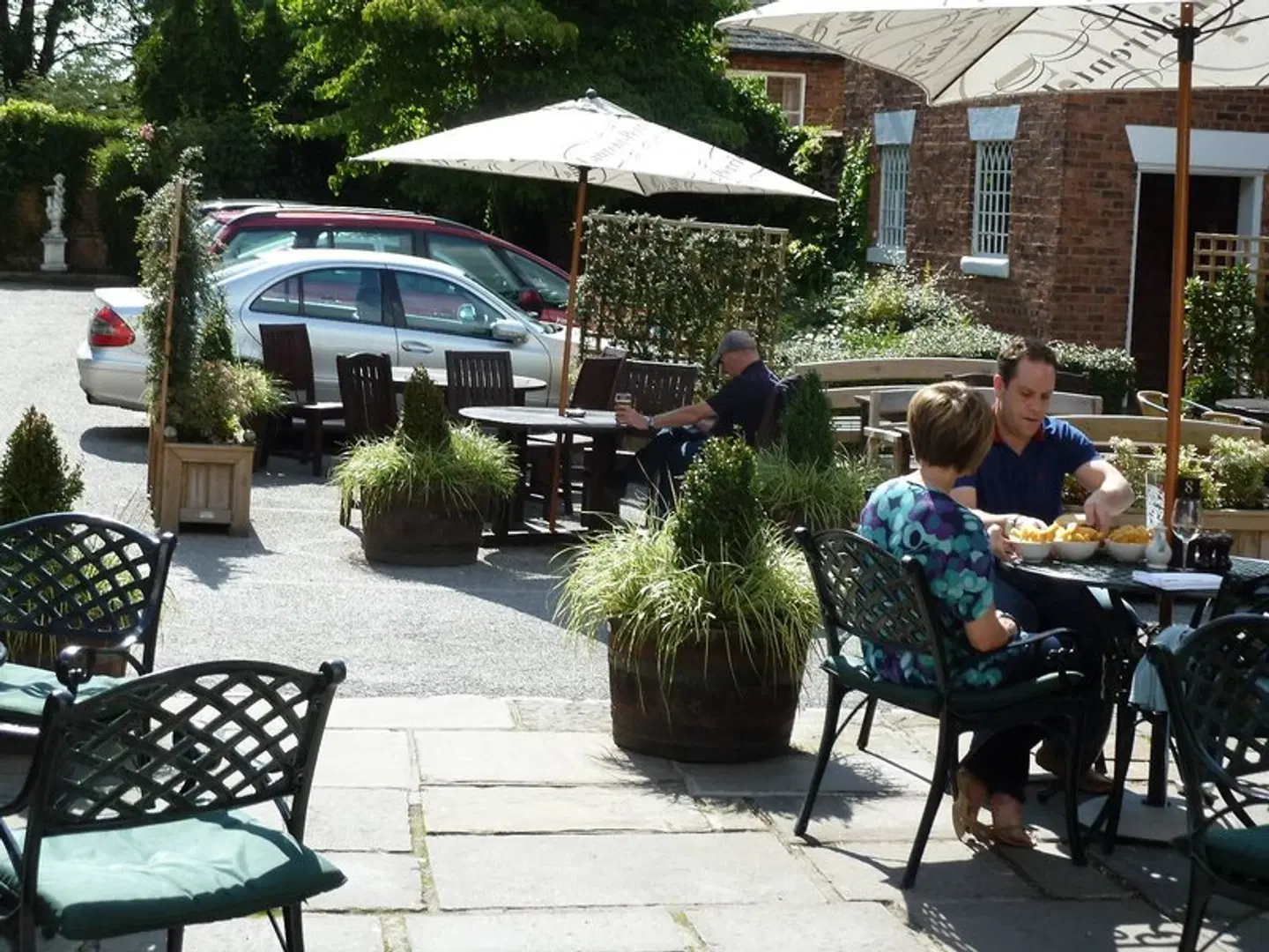 Swan at Tarporley Terrasse