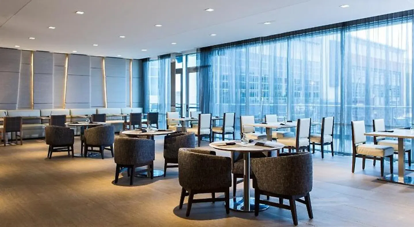 AC Hotel by Marriott Cincinnati at Liberty Center Bar