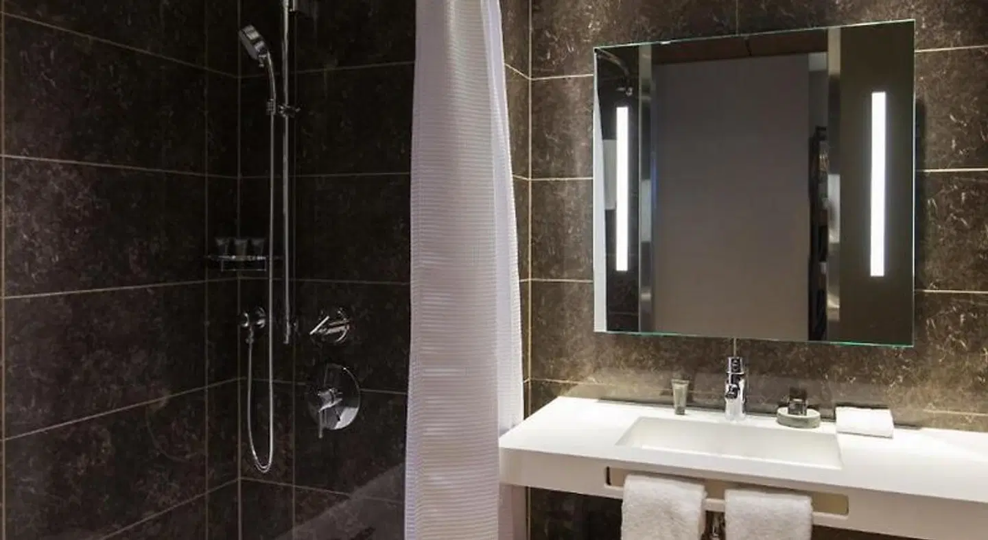 AC Hotel by Marriott Cincinnati at Liberty Center Badezimmer
