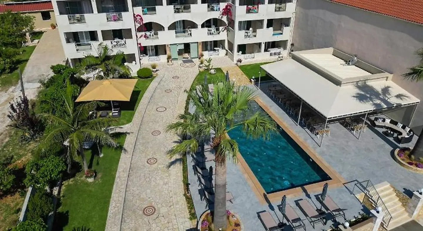 Remezzo Apartments & Studios Strand