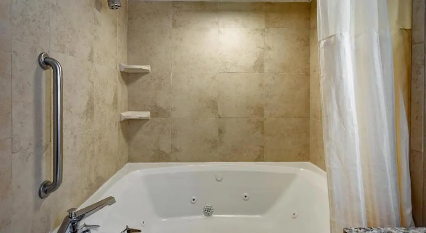DoubleTree by Hilton Hotel Augusta Badezimmer