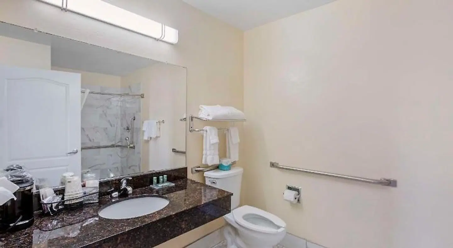 Best Western Superstition Springs Badezimmer