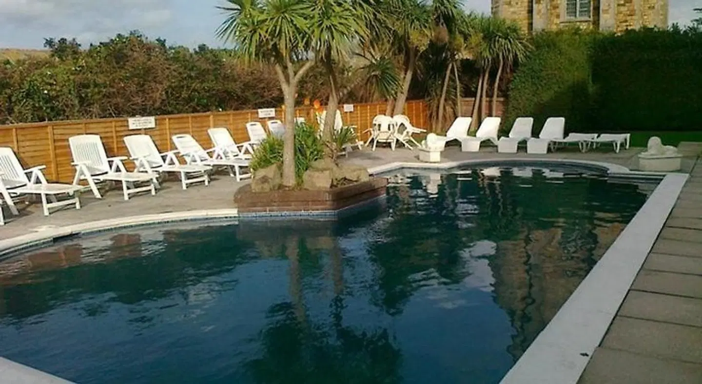 Priory Lodge Hotel OUTDOOR_POOL