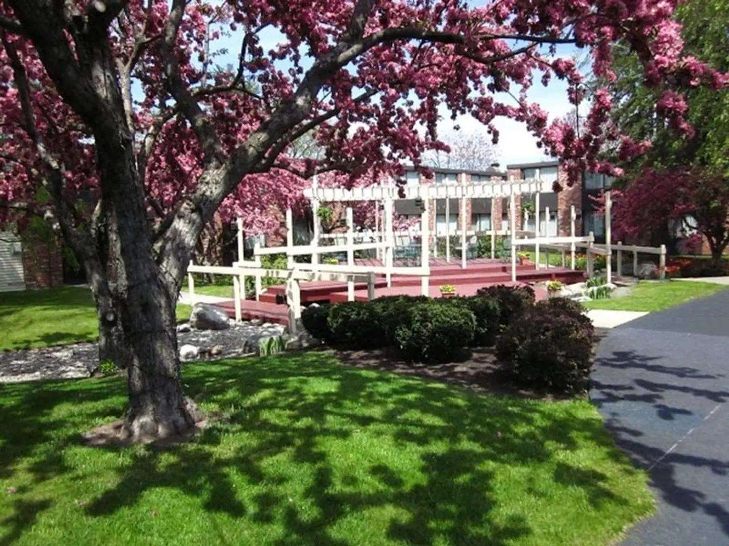 Fireside Inn & Suites Portland EXTERIOR