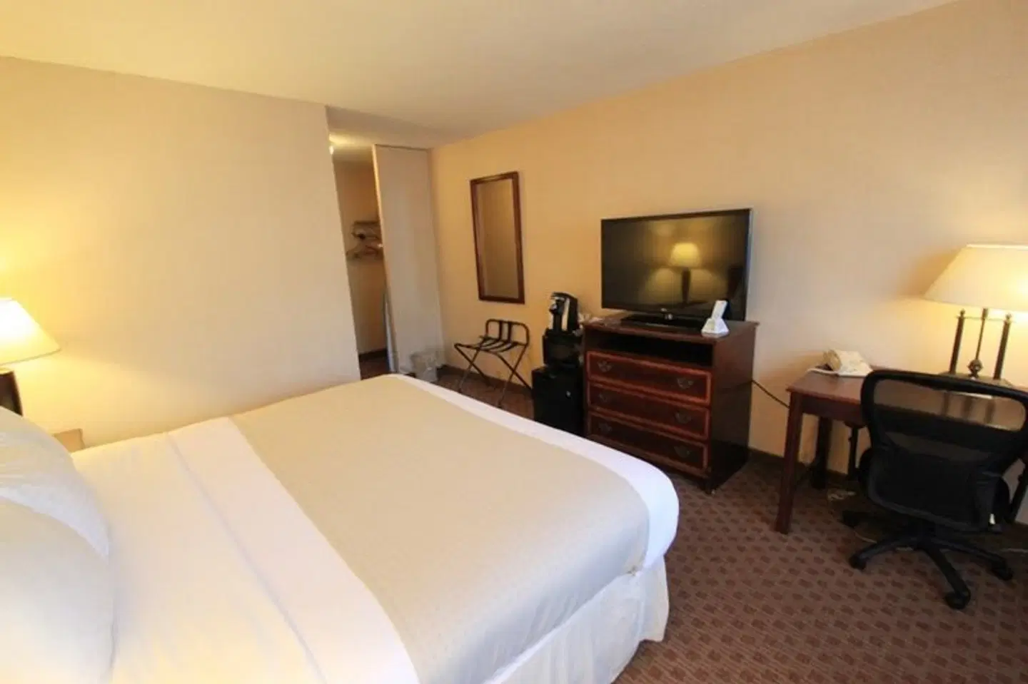 Fireside Inn & Suites Portland ROOM_EXAMPLE