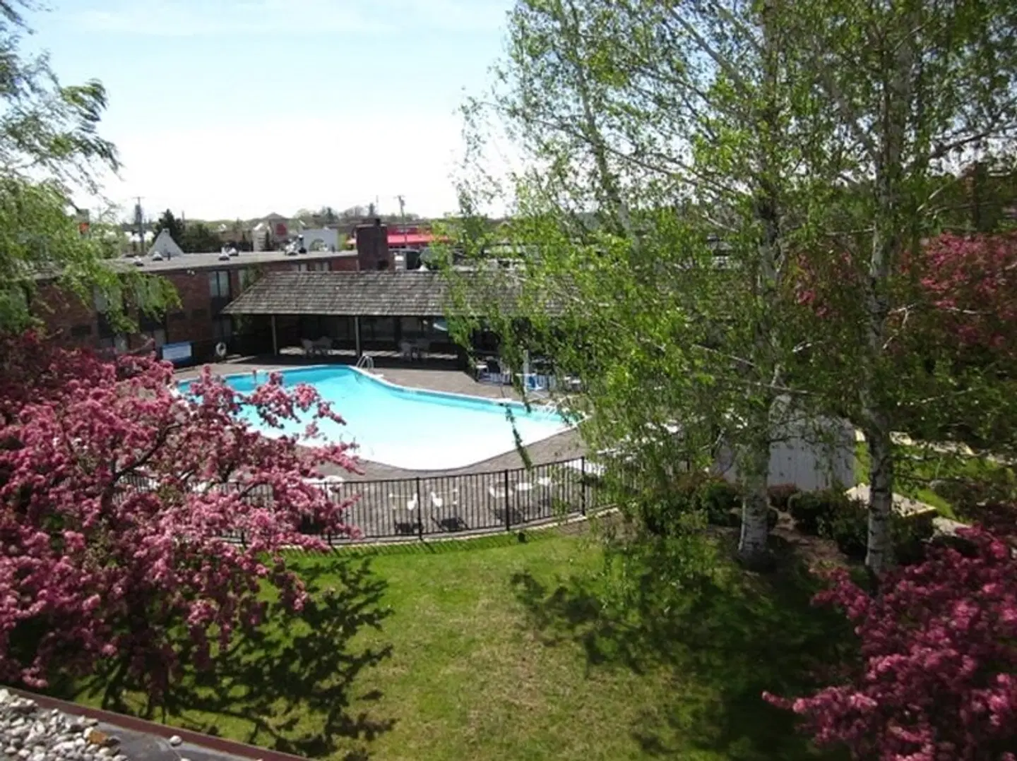 Fireside Inn & Suites Portland EXTERIOR
