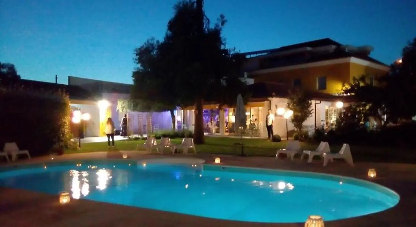Casa Fundevila OUTDOOR_POOL
