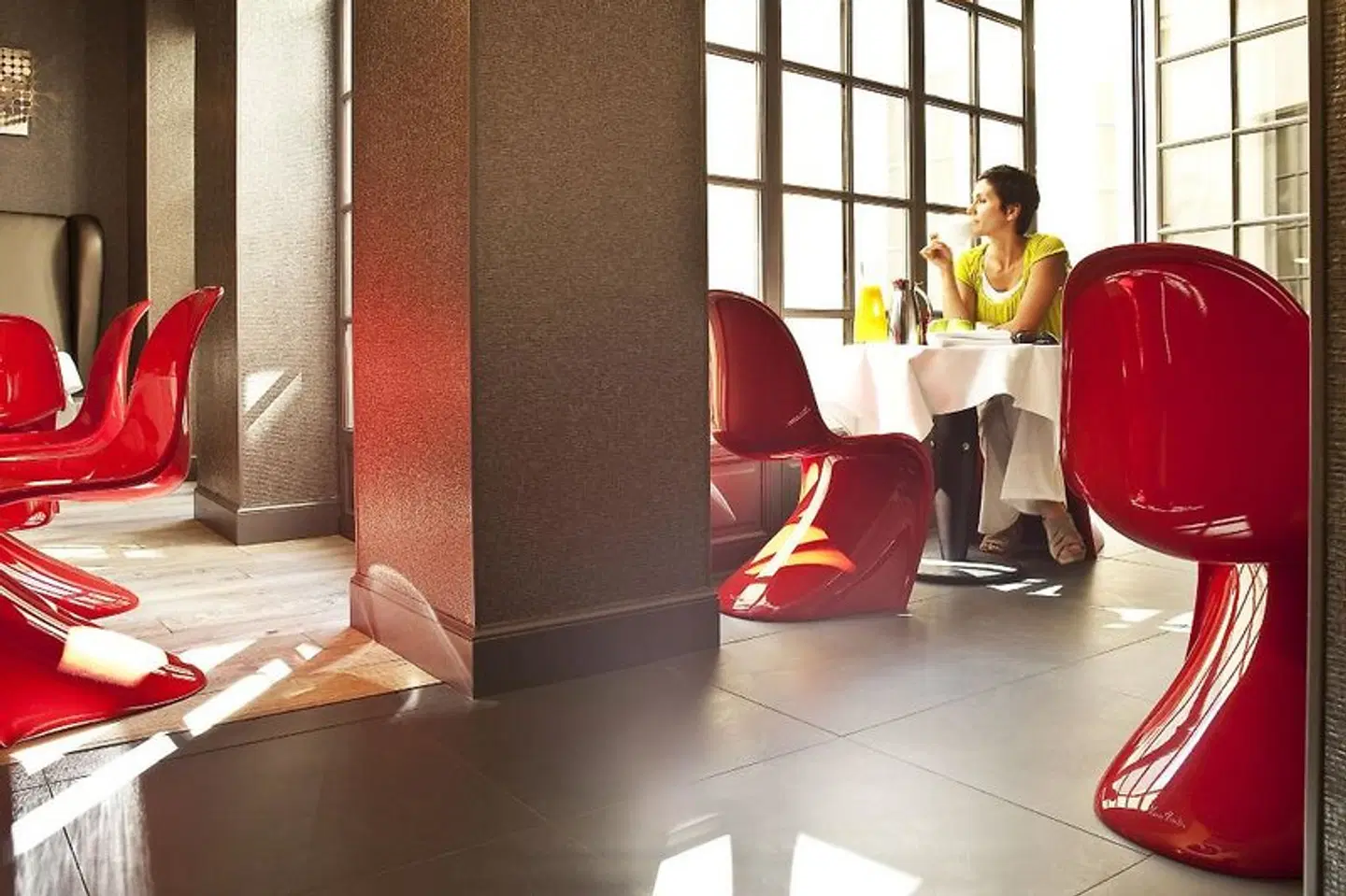 Le Petit Paris LOUNGE_LOBBY