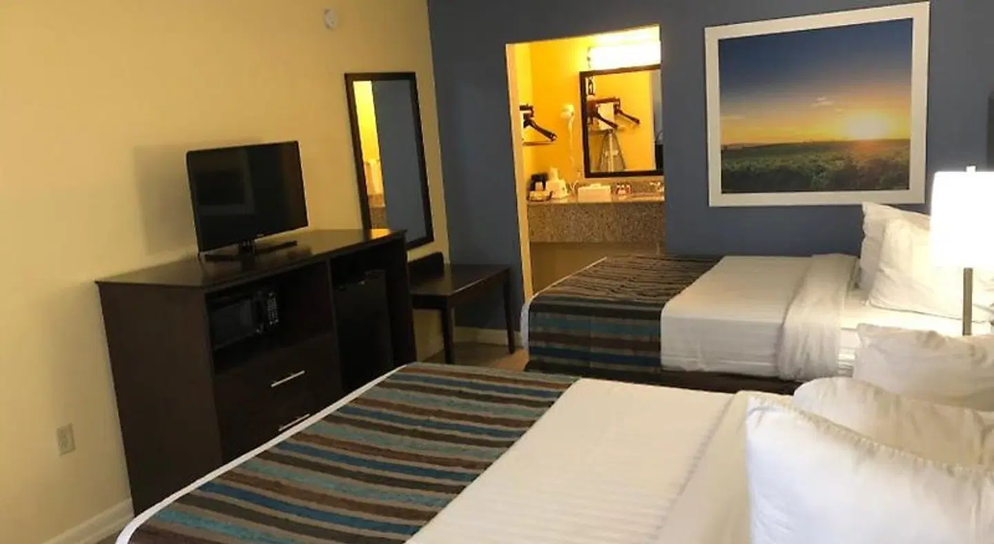 Days Inn by Wyndham Natchez ROOM_EXAMPLE