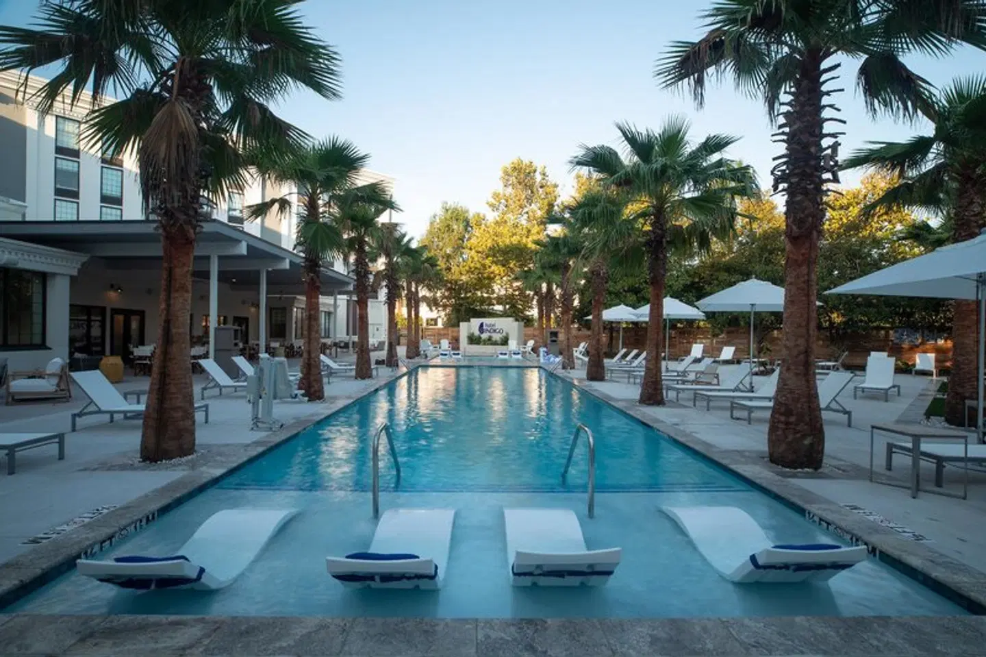 Hotel Indigo Mount Pleasant by IHG OUTDOOR_POOL
