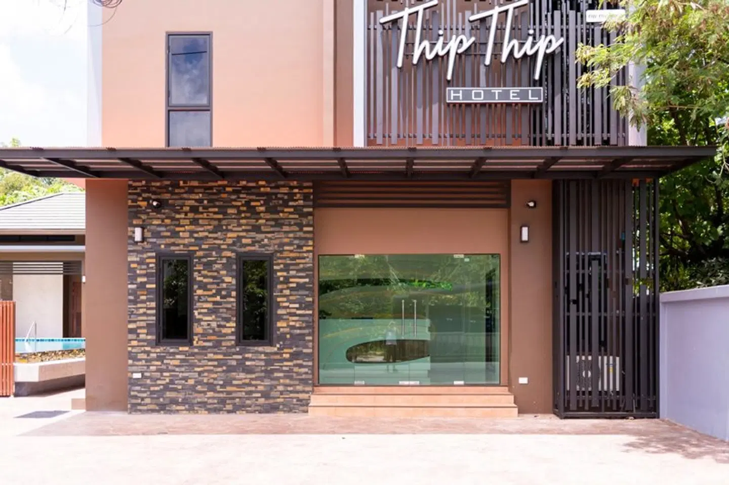 Thip Thip Hotel MODEL_IMPRESSION