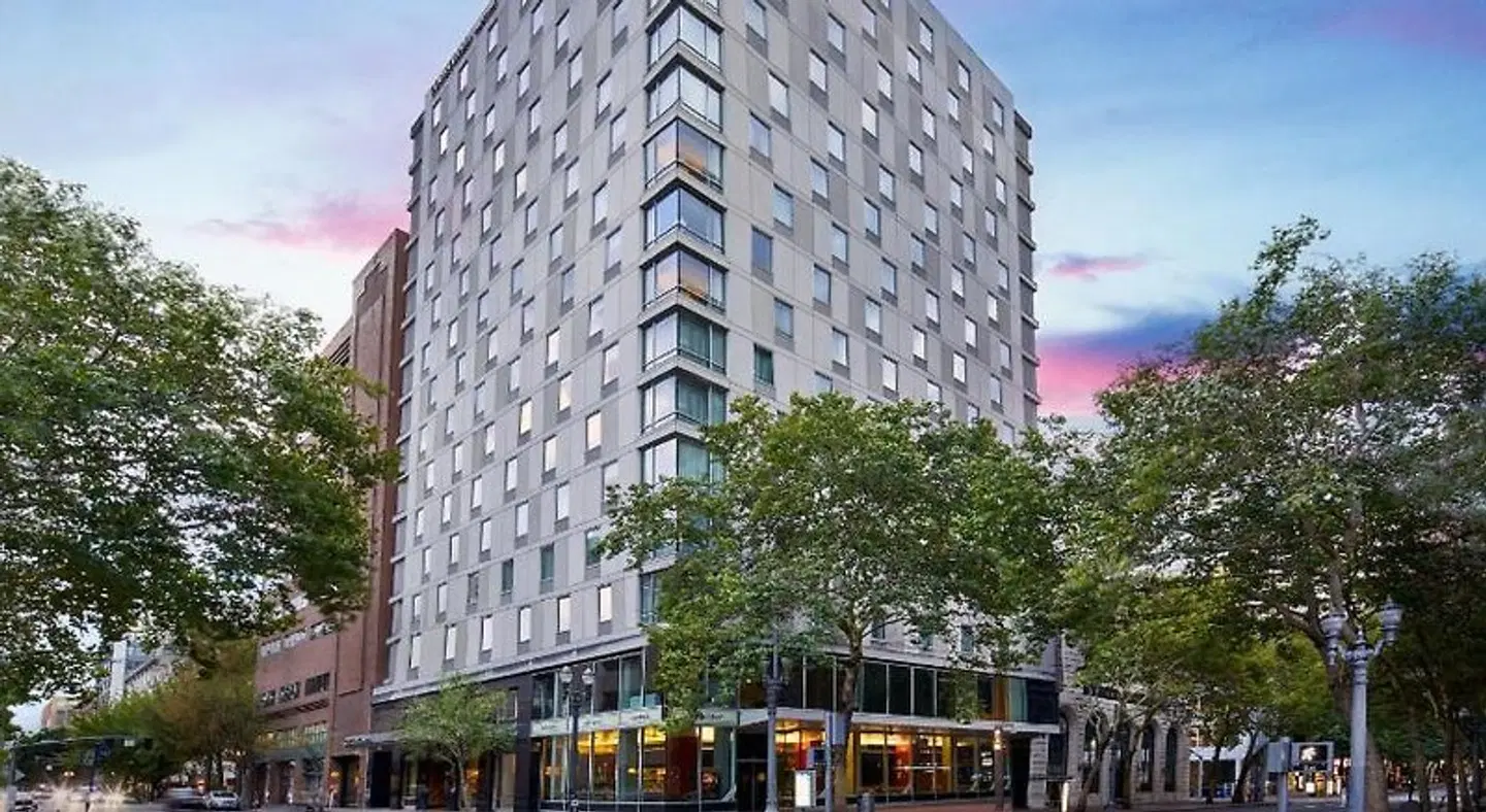 Courtyard by Marriott Portland City Center EXTERIOR