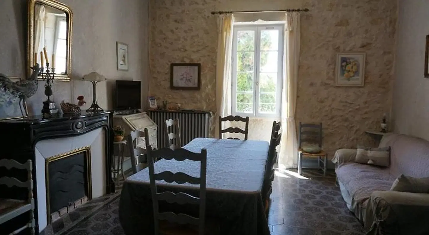 Les Deux Tours ROOM_EXAMPLE