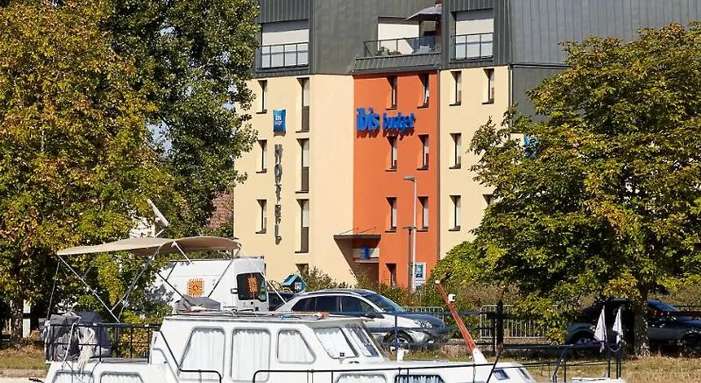ibis budget Auxerre Centre EXTERIOR