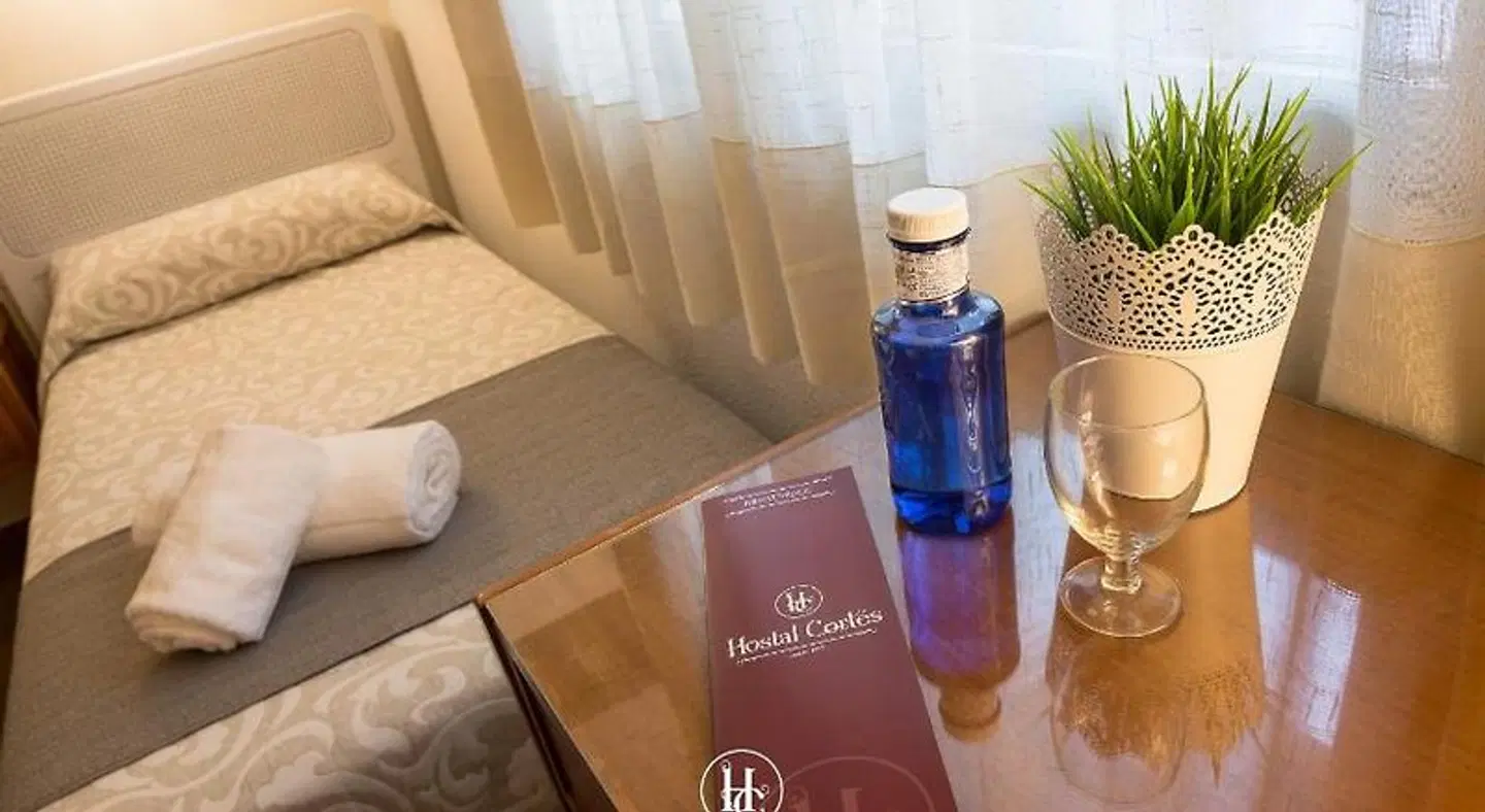 Hostal Cortes HEALTH_BEAUTY