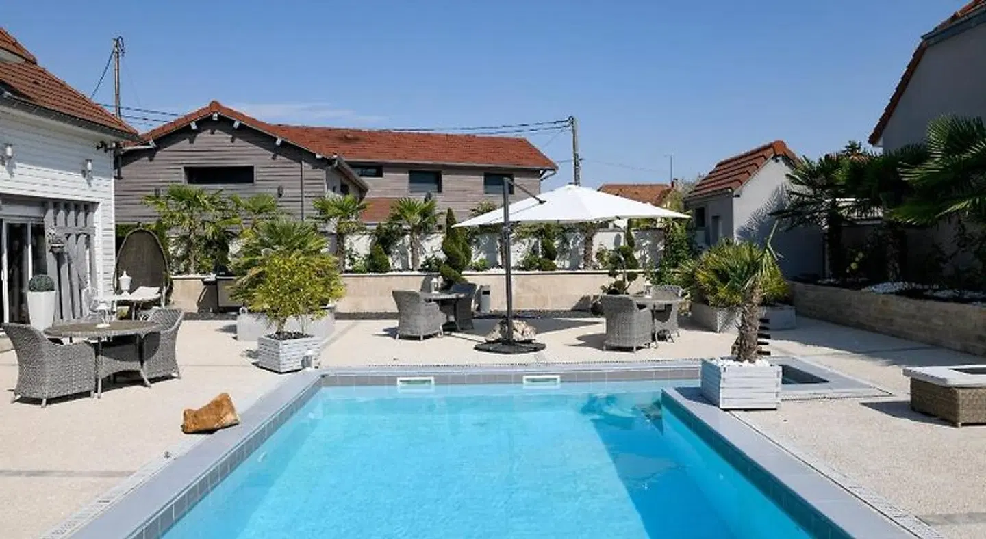 Villa de la Croix OUTDOOR_POOL