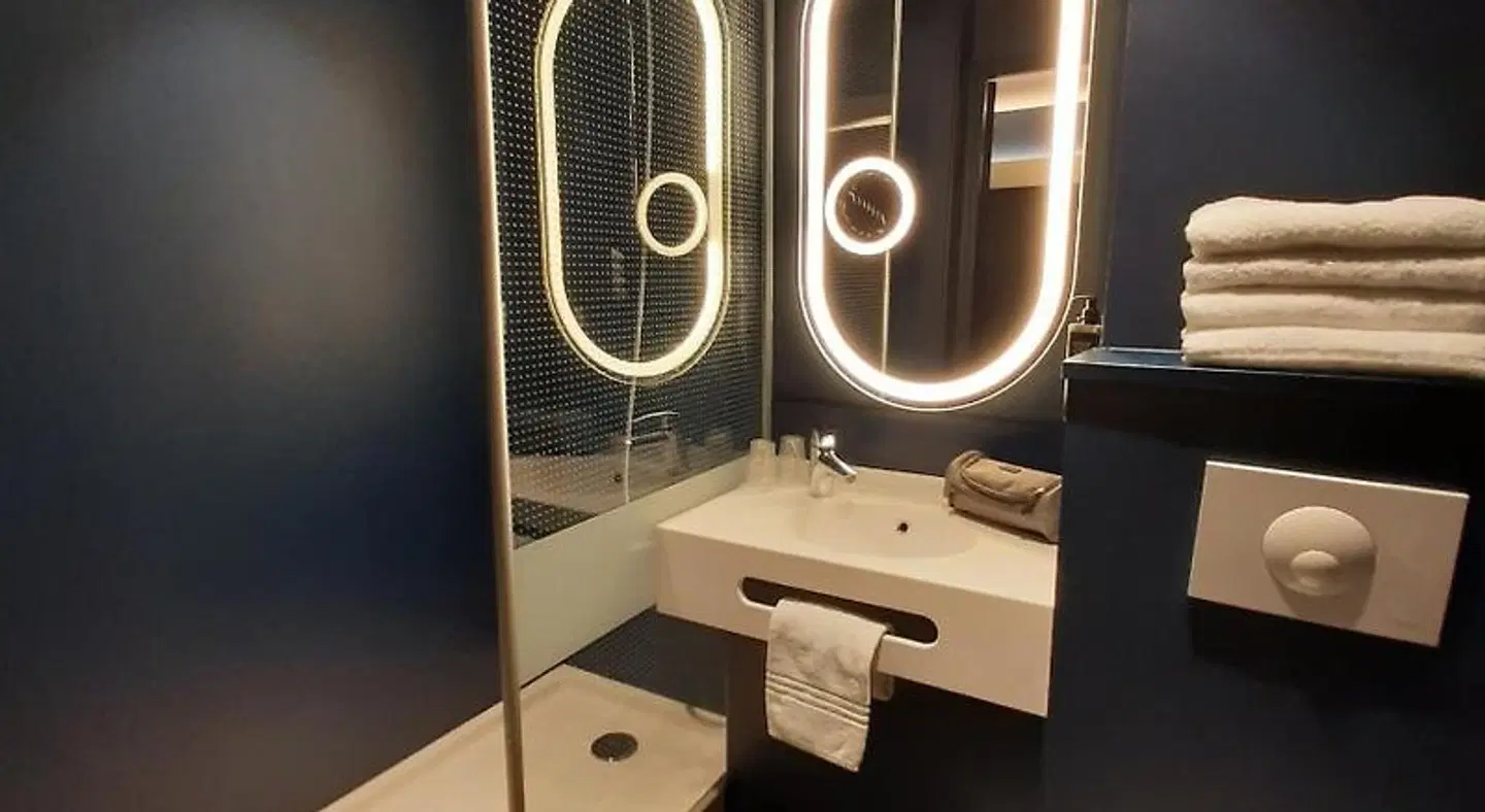 ibis Rennes Cesson Badezimmer