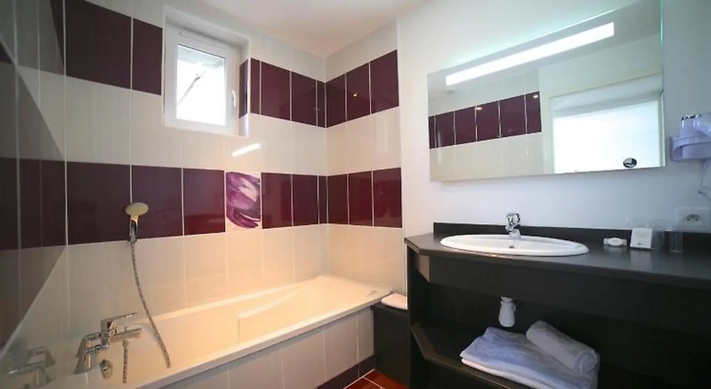 Hôtel Le Lion d'Or Badezimmer