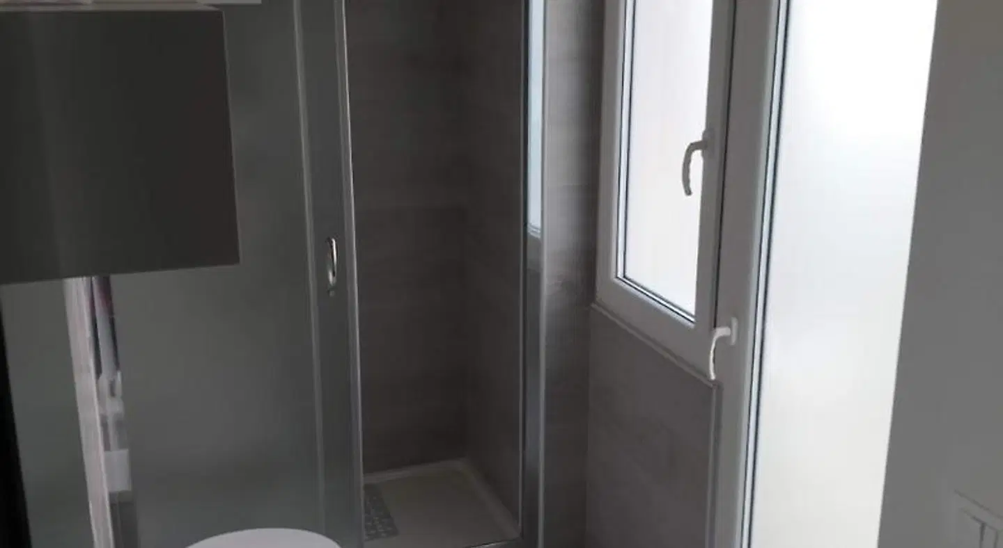 Novantatrè Badezimmer