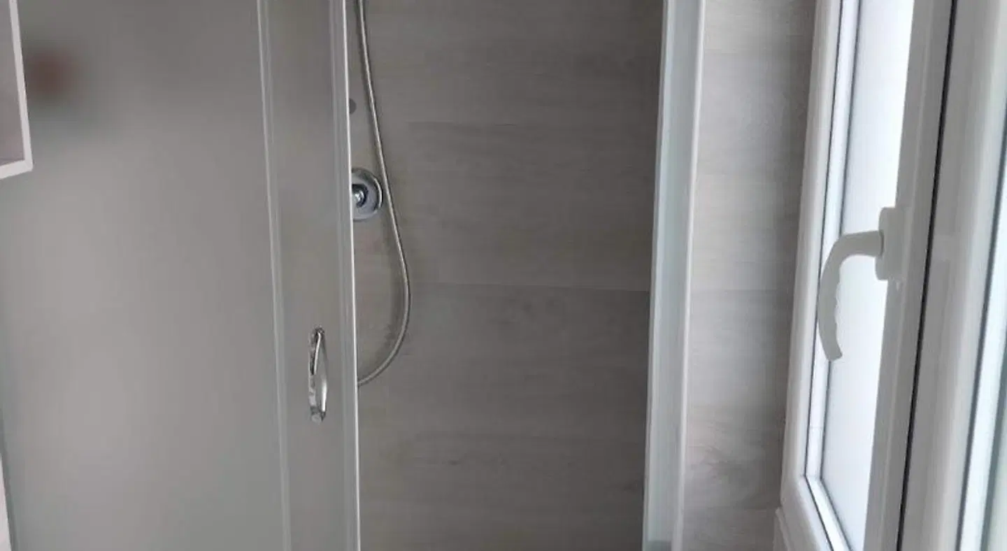 Novantatrè Badezimmer