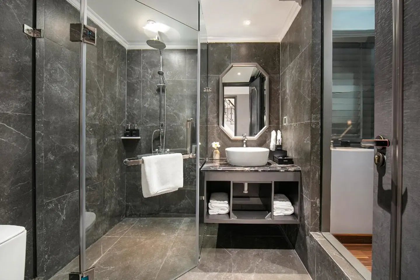 Hanoi L'Heritage Hotel Badezimmer