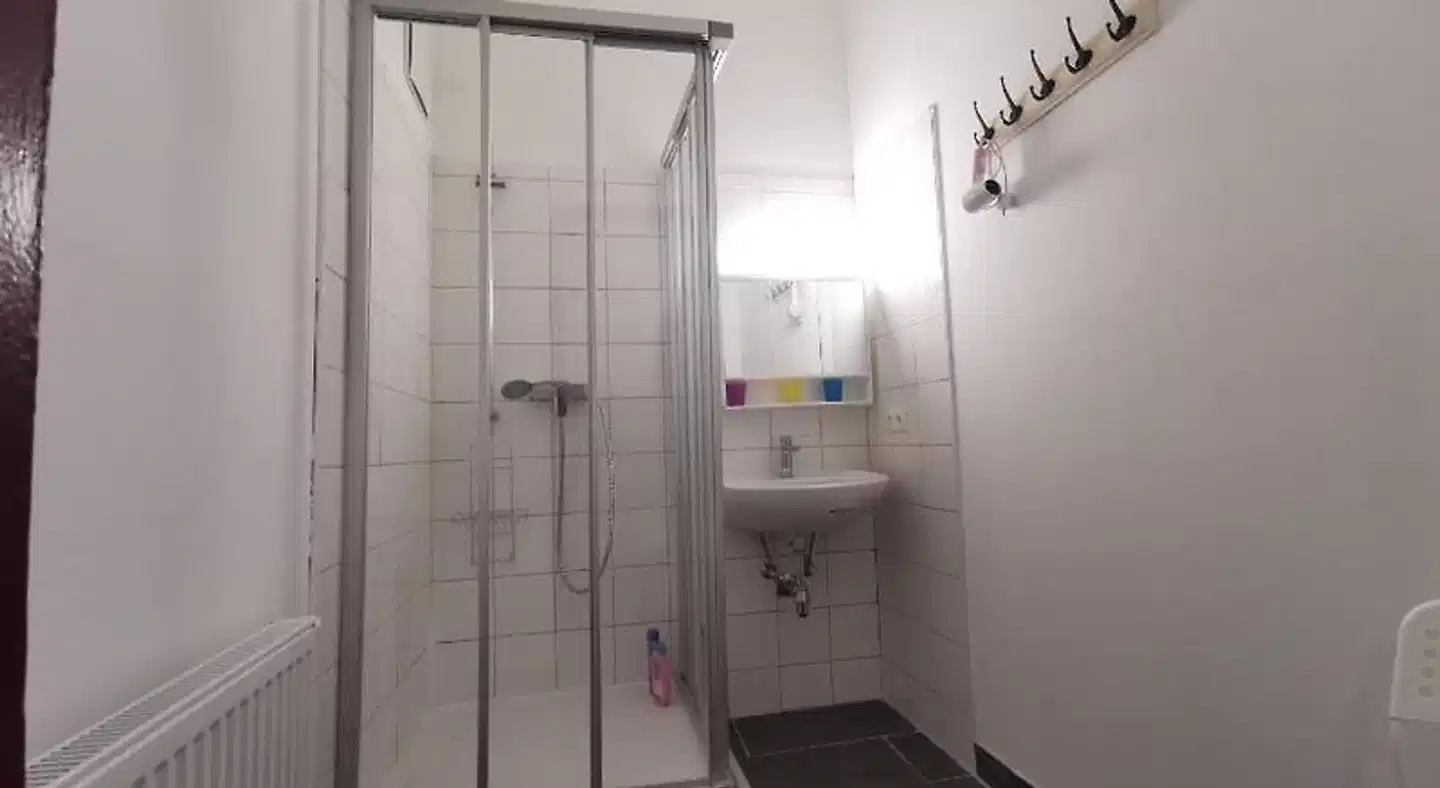 7brunnen Hostel Badezimmer