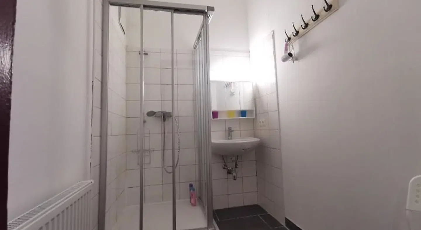 7brunnen Hostel Badezimmer