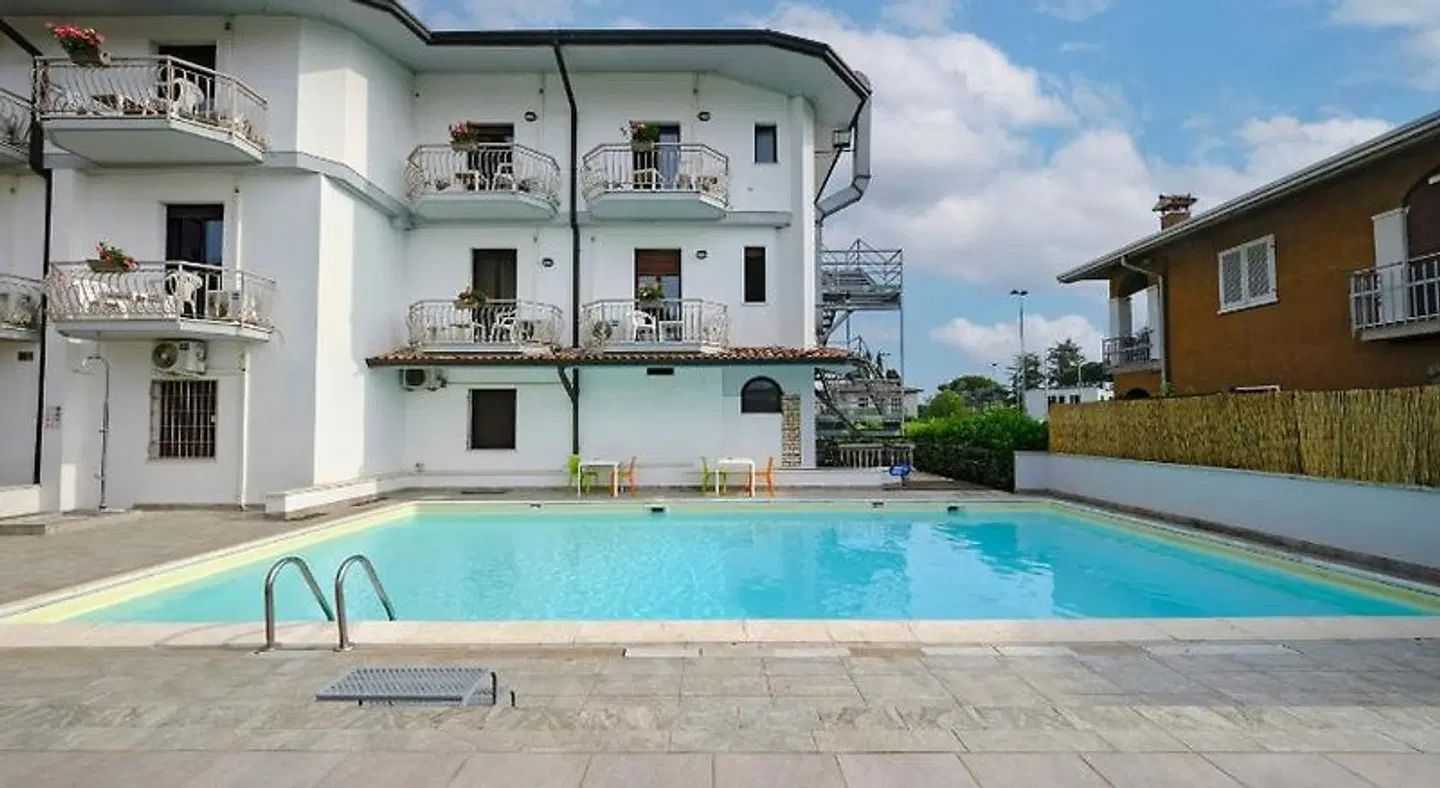 Hotel Vittoria OUTDOOR_POOL