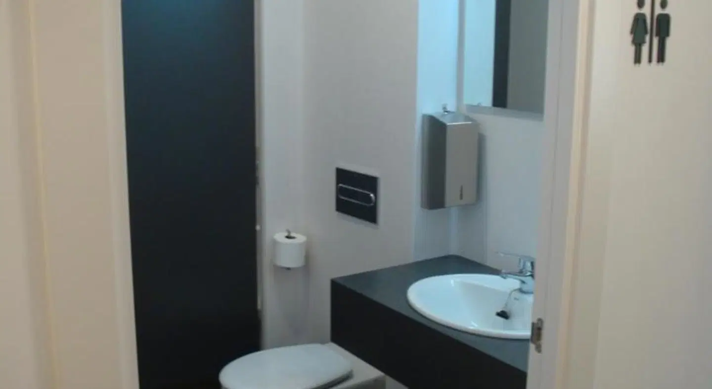 Agora Hostel Badezimmer