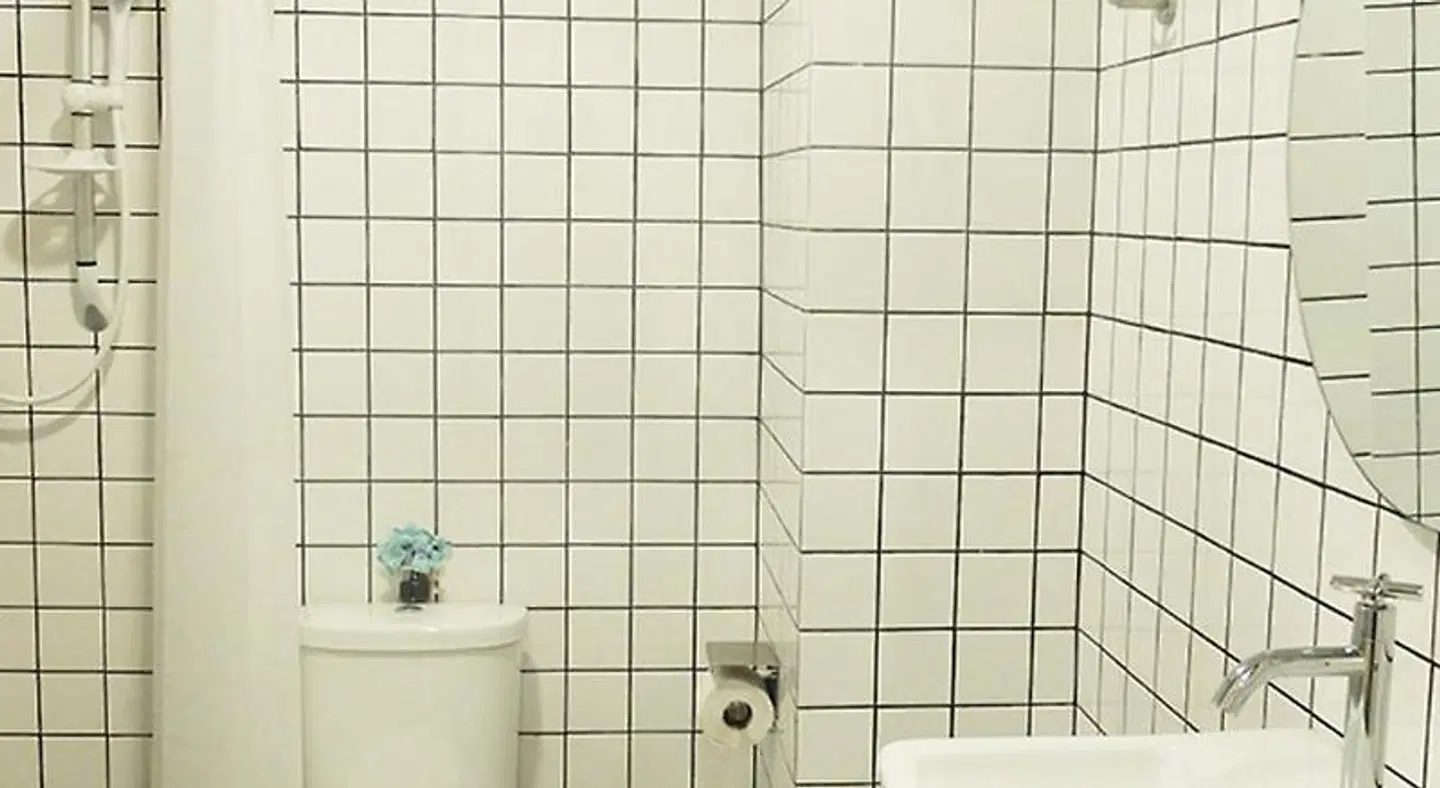 398 HOSTEL Badezimmer