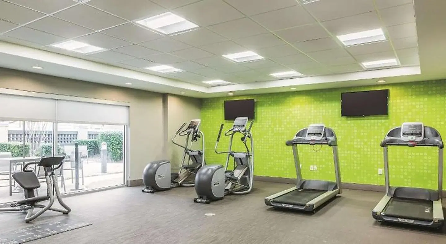 La Quinta Inn & Suites by Wyndham Dallas Plano West SPORTS_AND_LEISURE