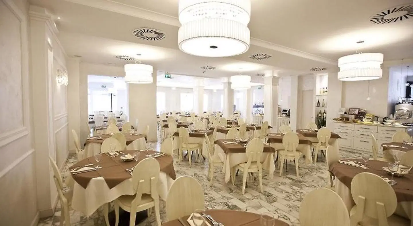 Aurora Restaurant