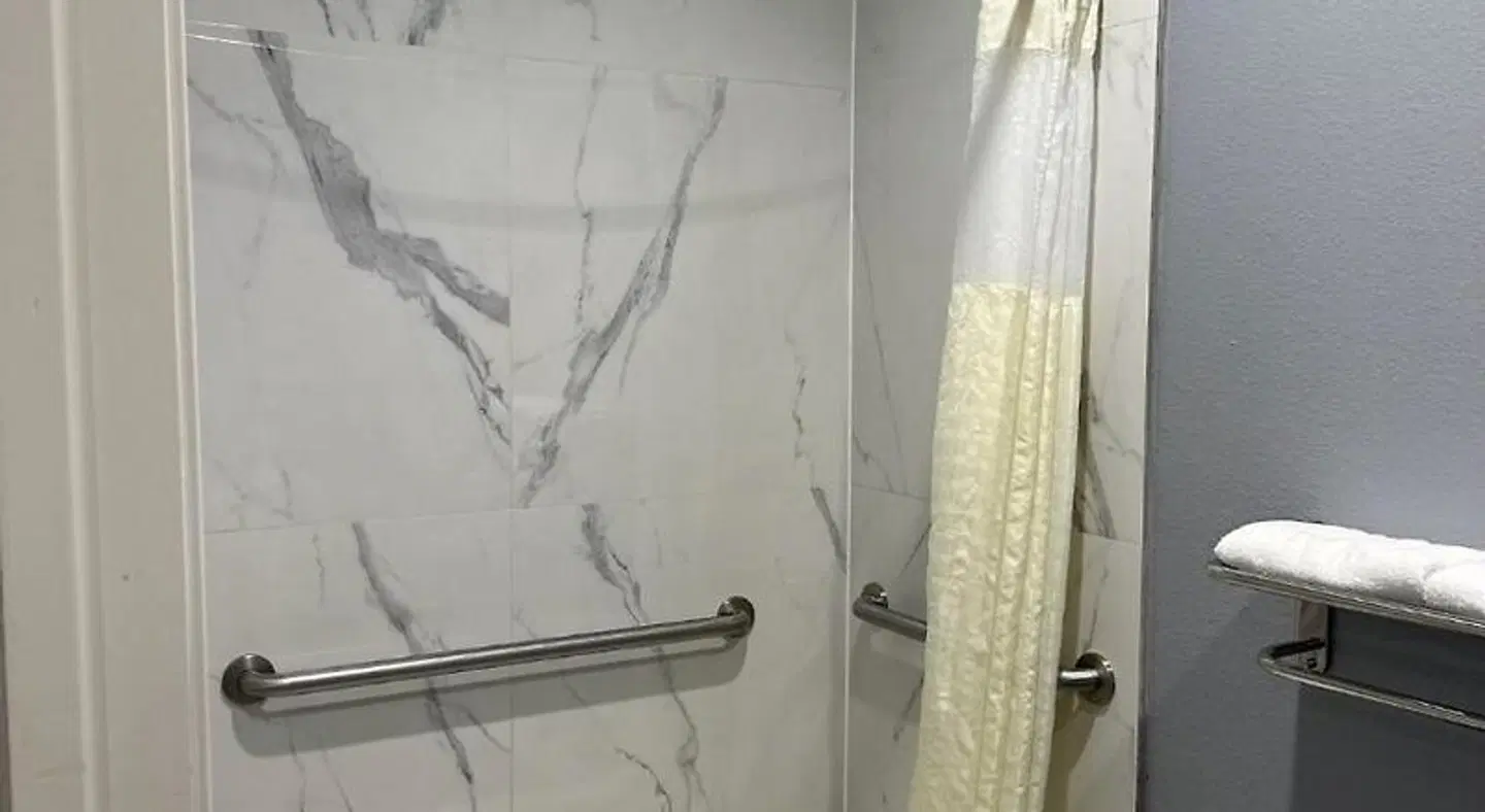 Atlantis Inn and Suites Badezimmer