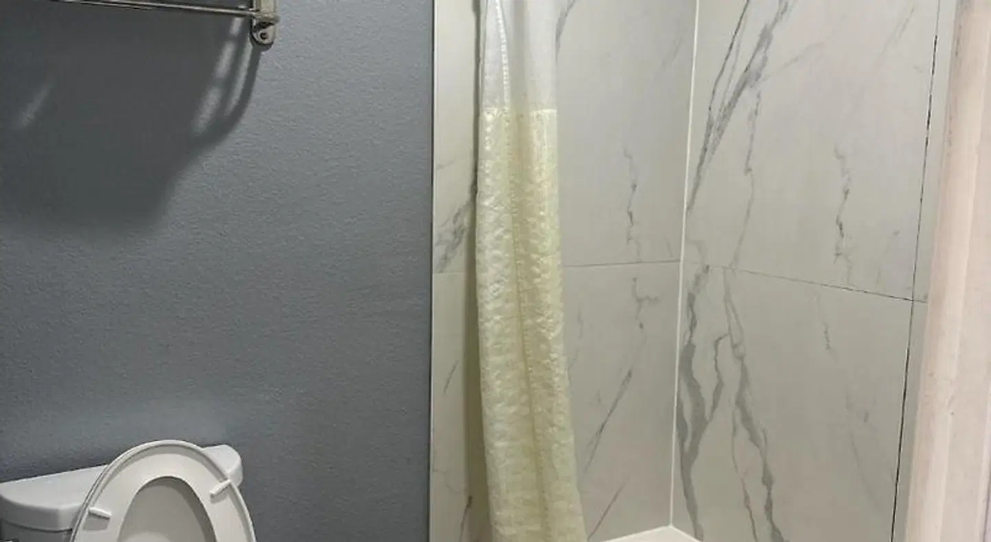Atlantis Inn and Suites Badezimmer