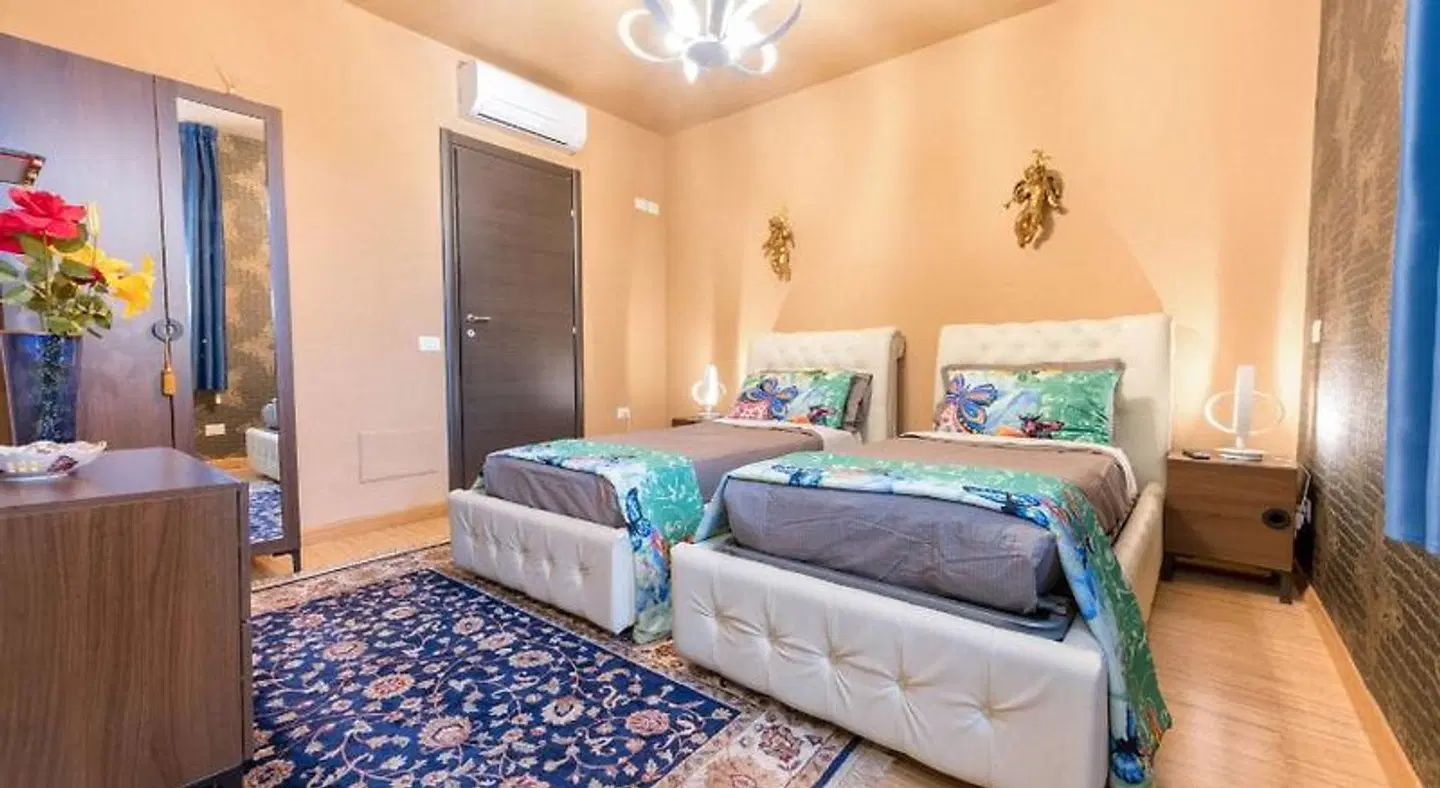 Romeo House ROOM_EXAMPLE