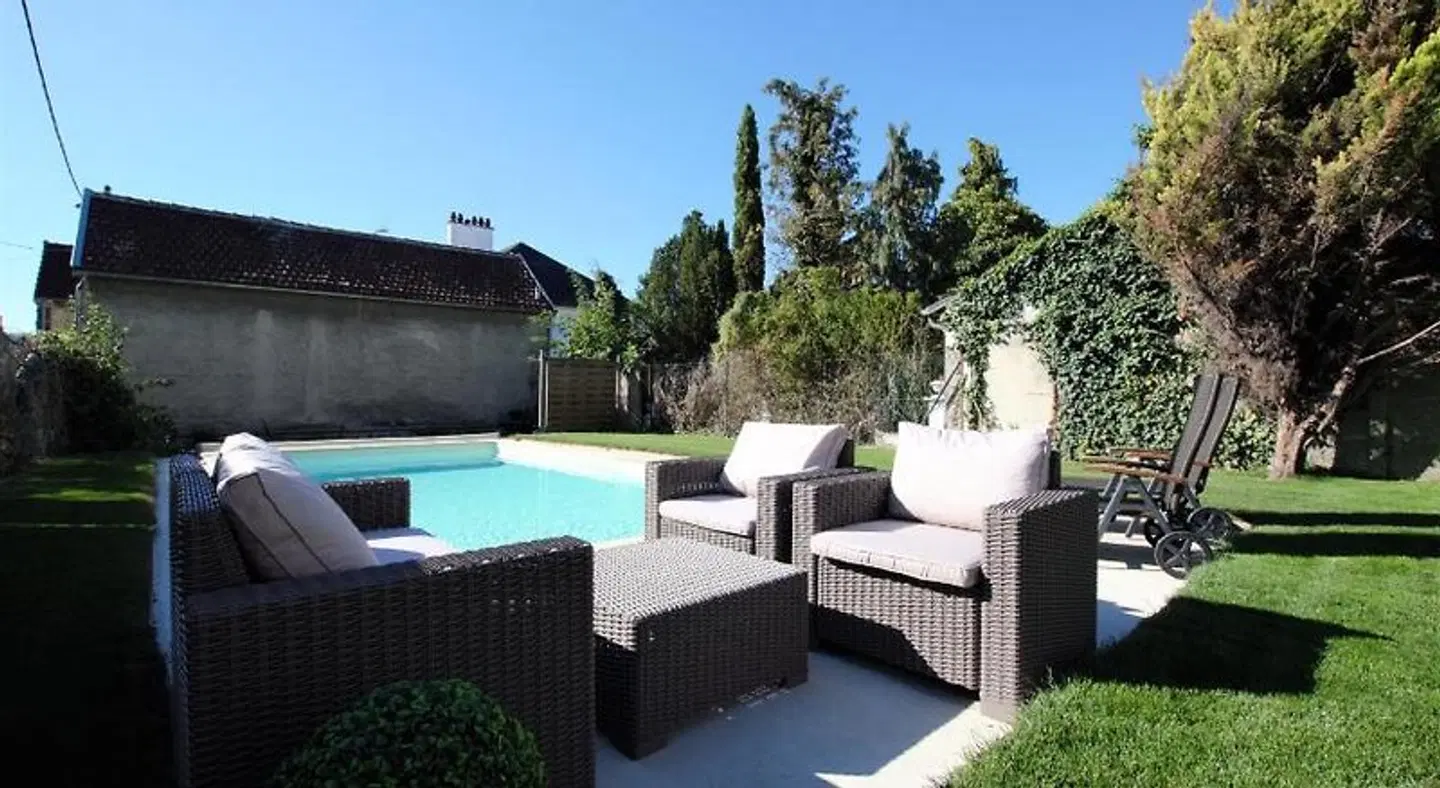 A l'Aube de Troyes OUTDOOR_POOL