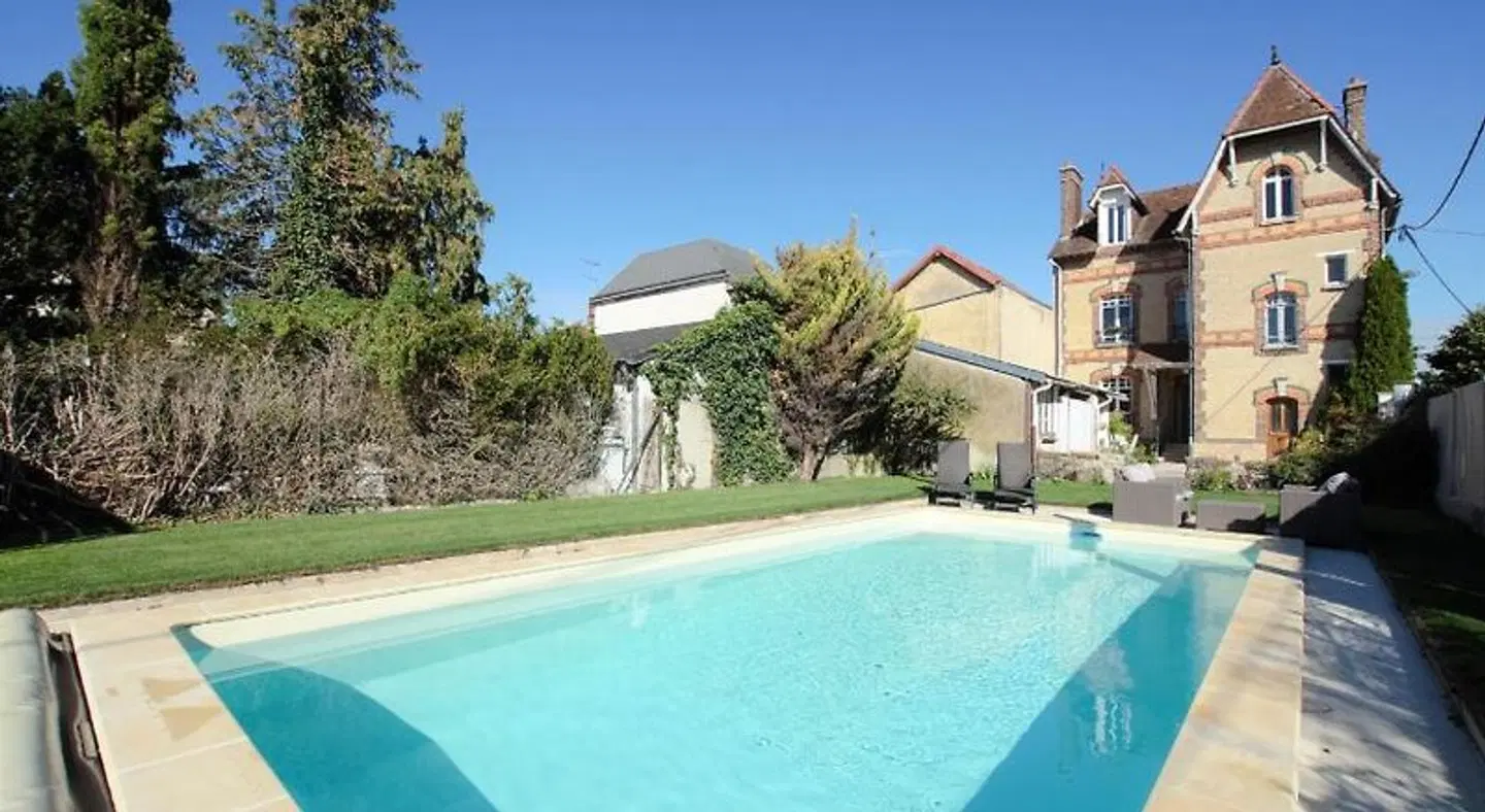 A l'Aube de Troyes OUTDOOR_POOL