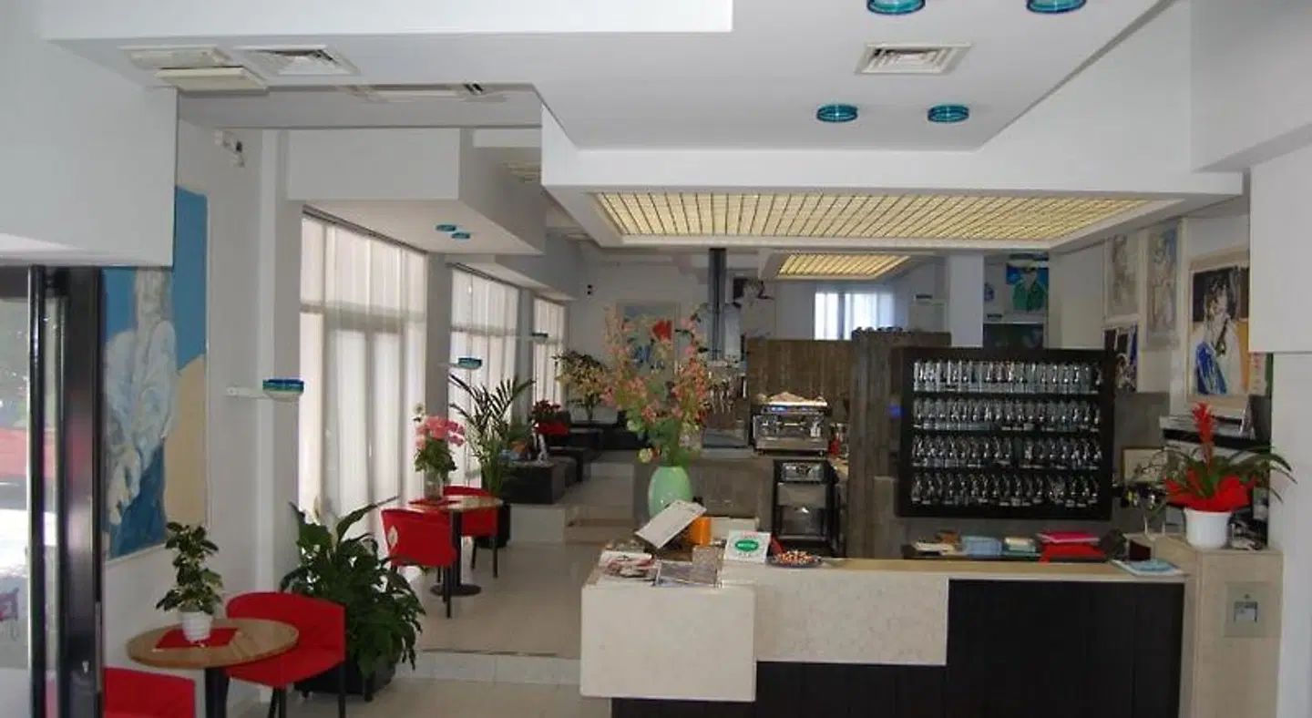 Wally LOUNGE_LOBBY