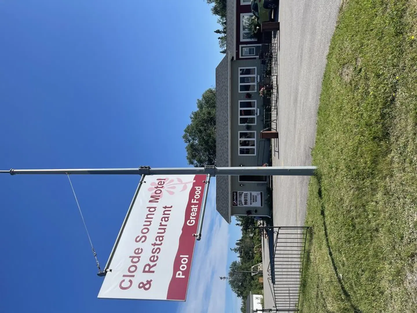 Clode Sound Motel & Restaurant EXTERIOR